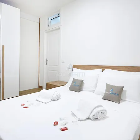 דירה Sunshine - 350m Dal Con Piscina דסנזאנו דל גארדה